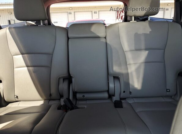5FNYF6H95JB045963 2018 HONDA PILOT Серебряный 