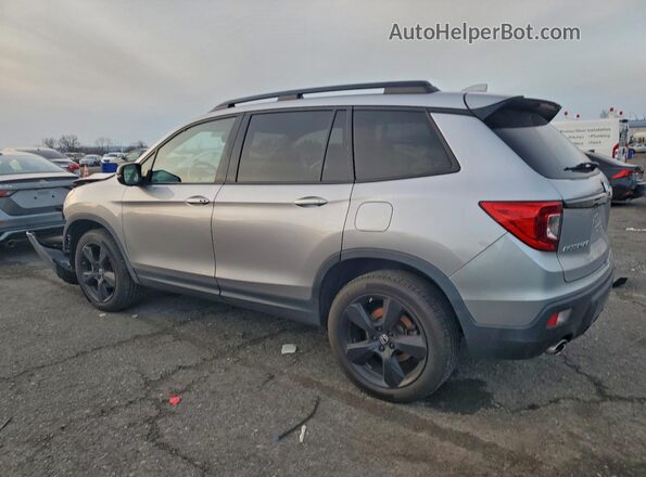 5FNYF8H01MB003310 2021 HONDA PASSPORT Серебряный Задняя левая четверть