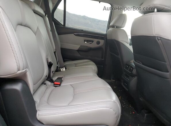 5FNYG1H42RB013178 2024 HONDA PILOT Silver Widok wnętrza z tyłu