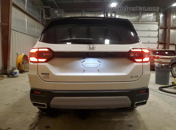 5FNYG1H87RB044641 2024 HONDA PILOT White Հետևի տեսք