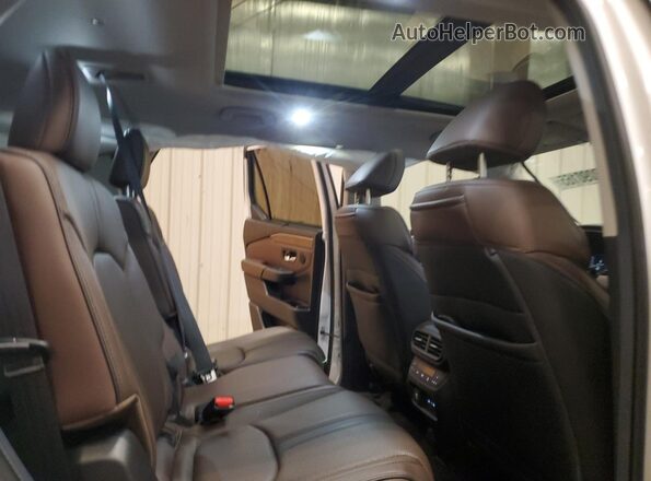 5FNYG1H87RB044641 2024 HONDA PILOT White Հետևի նստատեղերի տեսք