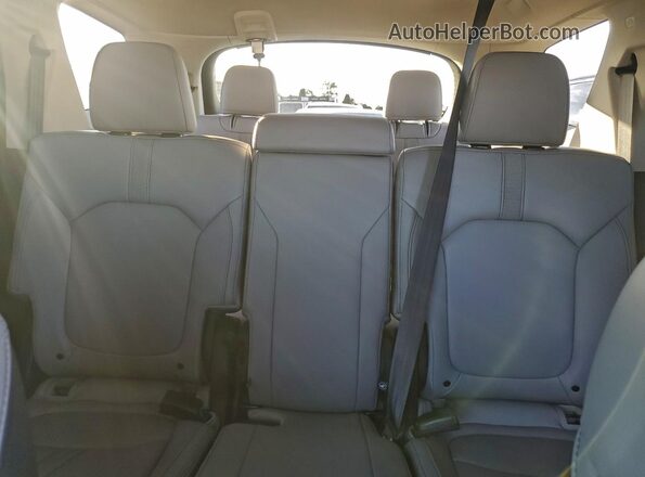 5FNYG2H46RB007292 2024 HONDA PILOT Silver Widok wnętrza z tyłu