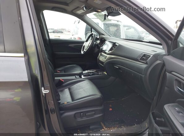 5FPYK3F59PB035981 2023 HONDA RIDGELINE Gray Front interior view