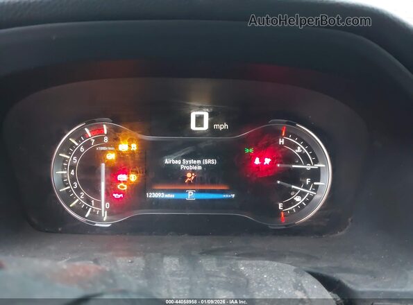 5FPYK3F61JB004837 2018 HONDA RIDGELINE White Vista de los asientos traseros