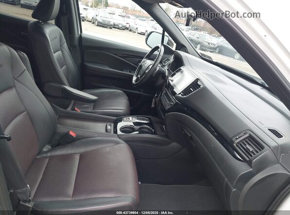 5FPYK3F81PB017453 2023 HONDA RIDGELINE White Вид салону спереду