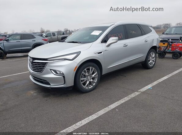 5GAEVBKW7NJ105741 2022 BUICK ENCLAVE Silver Vista tres cuartos delantera izquierda