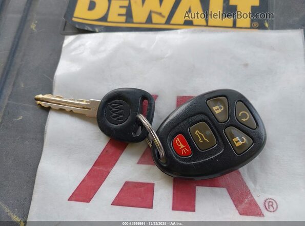 5GAKRAKD2HJ312316 2017 BUICK ENCLAVE Silver Widok deski rozdzielczej