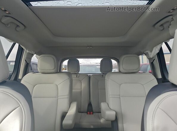 5LM5J6XCXSGL26333 2025 LINCOLN AVIATOR White Vista de los asientos traseros