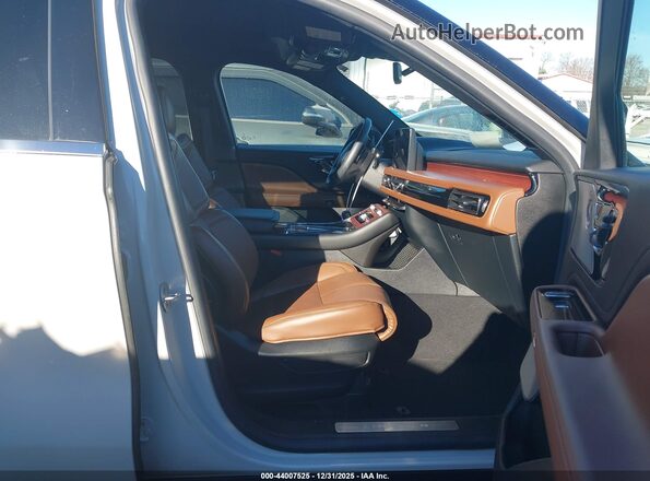 5LM5J7WC6MGL19034 2021 LINCOLN AVIATOR Cream 