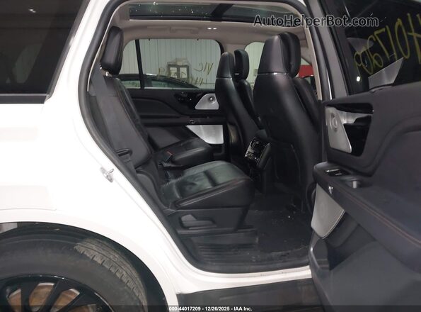 5LM5J7XC1NGL18728 2022 LINCOLN AVIATOR White 