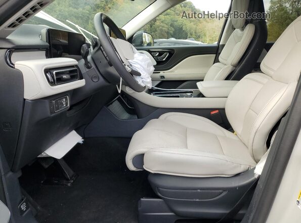 5LM5J7XC1SGL04906 2025 LINCOLN AVIATOR Cream Widok wnętrza z przodu