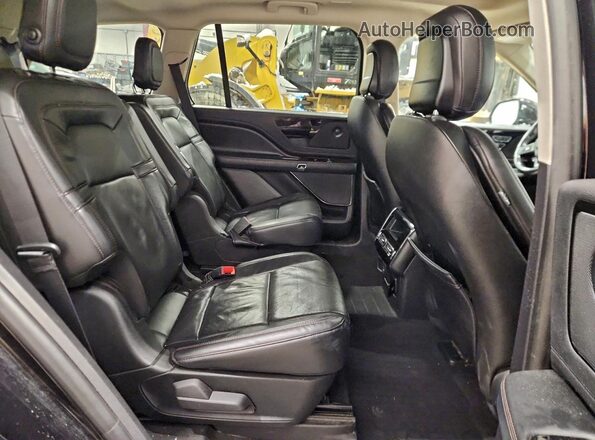 5LM5J7XC3LGL24284 2020 LINCOLN AVIATOR Black Widok wnętrza z tyłu