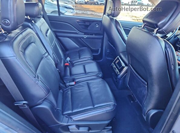 5LM5J7XC4LGL01371 2020 LINCOLN AVIATOR Silver Вид задньої частини салону
