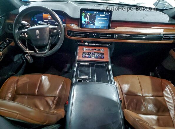5LM5J7XC4MGL09245 2021 LINCOLN AVIATOR White Առջևի վահանակի տեսք