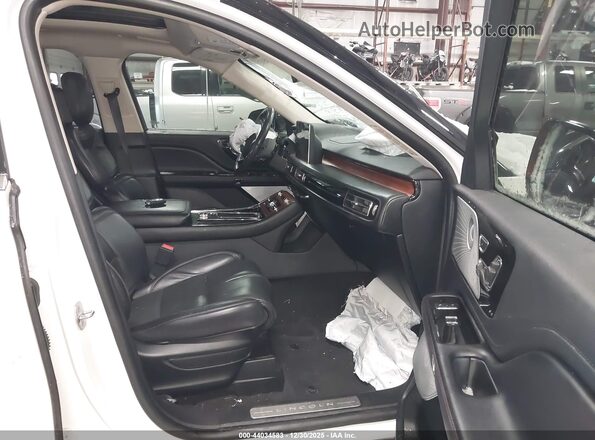5LM5J7XC7LGL14339 2020 LINCOLN AVIATOR White წინა სალონის ხედი