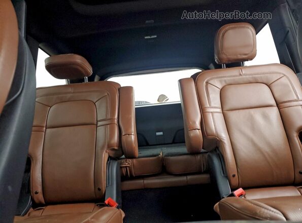 5LM5J7XCXMGL12795 2021 LINCOLN AVIATOR White Вид задніх сидінь