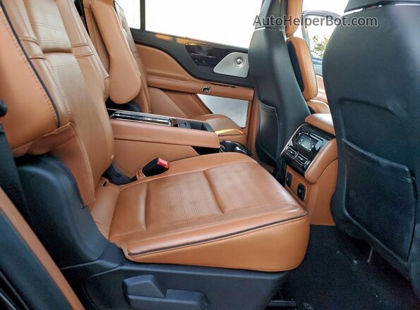 5LM5J9XC7LGL29502 2020 LINCOLN AVIATOR Black Rear interior view