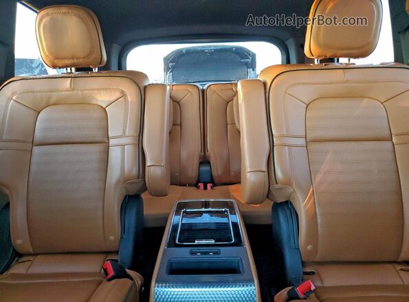 5LM5J9XC7LGL29502 2020 LINCOLN AVIATOR Black Rear seats view