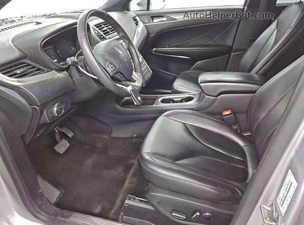 5LMCJ1C93GUJ15570 2016 LINCOLN MKC Silver წინა სალონის ხედი