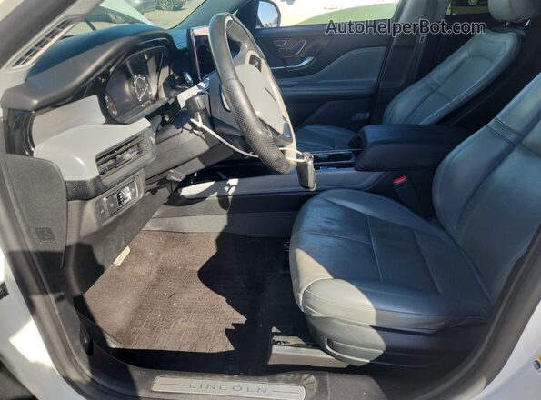 5LMCJ1D95MUL17191 2021 LINCOLN CORSAIR White Front interior view