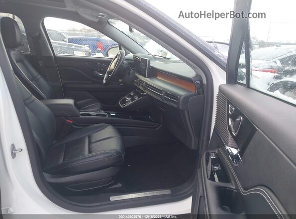 5LMCJ2D94NUL30439 2022 LINCOLN CORSAIR White Вид салону спереду