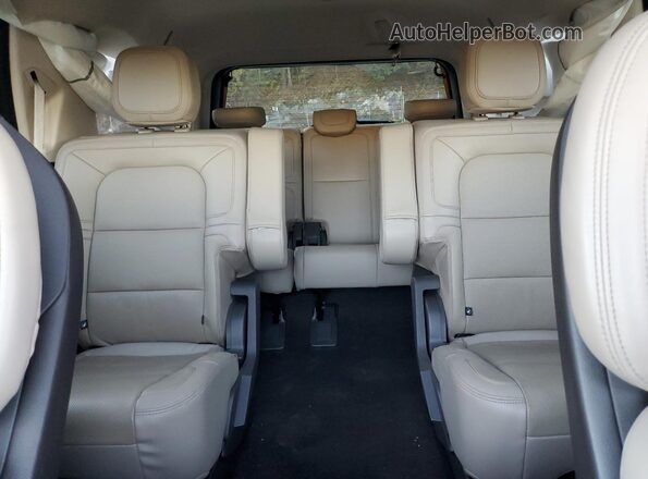 5LMJJ2LGXPEL09907 2023 LINCOLN NAVIGATOR White Widok tylnych siedzeń