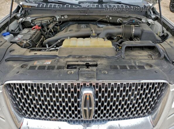 5LMJJ2LT3LEL15281 2020 LINCOLN NAVIGATOR White Engine compartment view