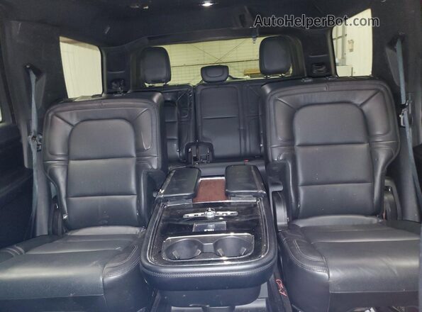 5LMJJ2LT6LEL06137 2020 LINCOLN NAVIGATOR Черный 