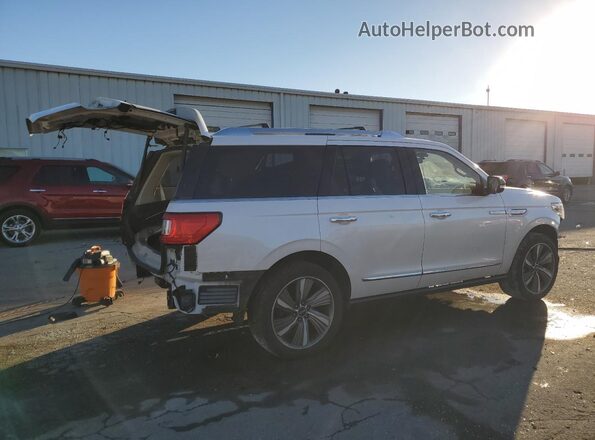 5LMJJ2LTXJEL10575 2018 LINCOLN NAVIGATOR Белый 