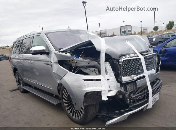 5LMJJ2TT0LEL08370 2020 LINCOLN NAVIGATOR Silver Rear interior view