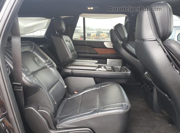 5LMJJ3LT2KEL10657 2019 LINCOLN NAVIGATOR Black Սալոնի հետևի տեսք
