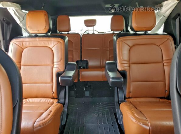 5LMJJ3LT3MEL02604 2021 LINCOLN NAVIGATOR White Vista de los asientos traseros