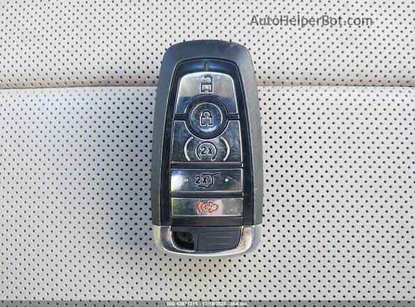 5LMPJ8JA1RJ785419 2024 LINCOLN NAUTILUS Black Widok deski rozdzielczej