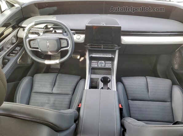 5LMPJ8K43SJ929681 2025 LINCOLN NAUTILUS Silver წინა პანელის ხედი