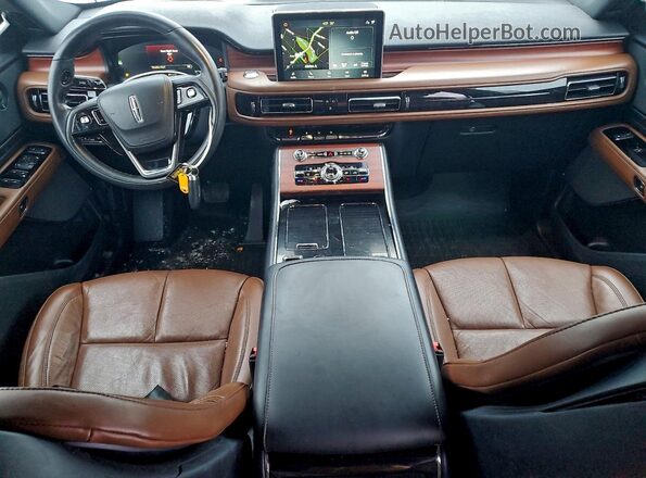 5LMYJ8XY1NNL00529 2022 LINCOLN AVIATOR Коричневый Вид панели приборов