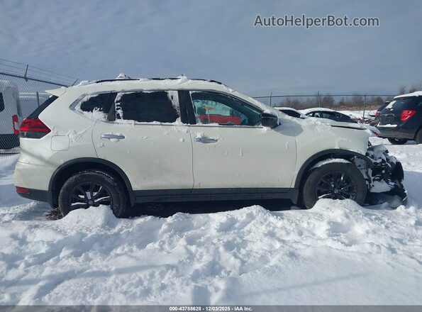 5N1AT2MV0JC751639 2018 NISSAN ROGUE White Սալոնի հետևի տեսք
