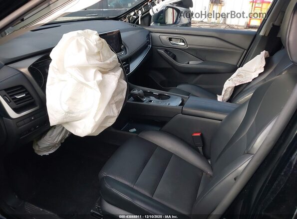 5N1BT3BA0RC732711 2024 NISSAN ROGUE Черный Вид салона спереди