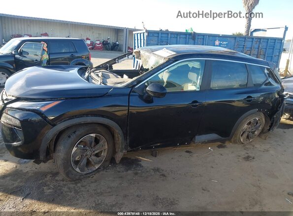 5N1BT3BA6TC677754 2026 NISSAN ROGUE Black Սալոնի հետևի տեսք