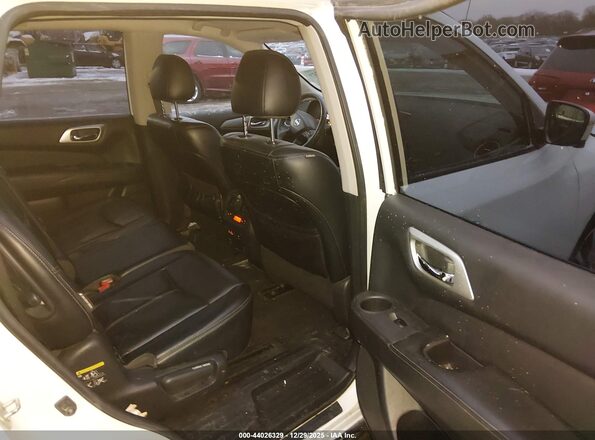 5N1DR2MN2KC638935 2019 NISSAN PATHFINDER White Vista de la etiqueta del VIN