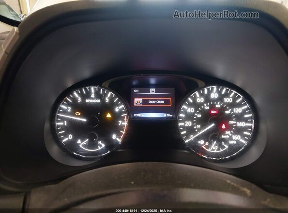 5N1DR2MN8JC622236 2018 NISSAN PATHFINDER White 
