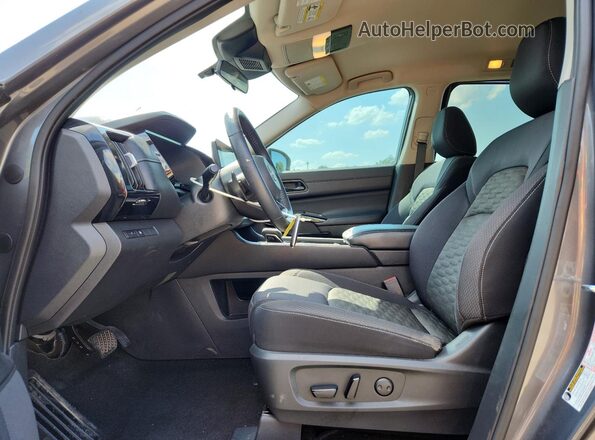 5N1DR3BA8PC265235 2023 NISSAN PATHFINDER Серый Вид салона спереди