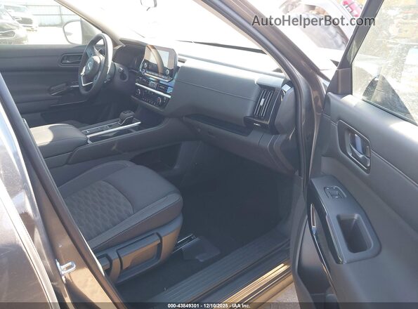 5N1DR3BA9SC296695 2025 NISSAN PATHFINDER Серый Вид салона спереди