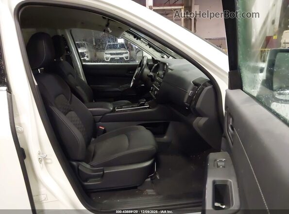 5N1DR3BC1RC258129 2024 NISSAN PATHFINDER White Вид салону спереду