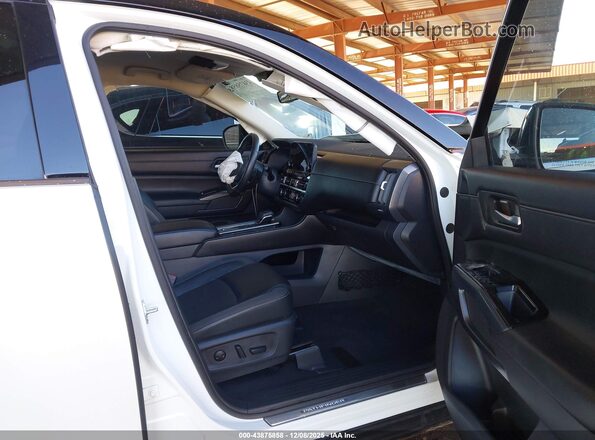 5N1DR3CA7PC226571 2023 NISSAN PATHFINDER White Widok wnętrza z przodu