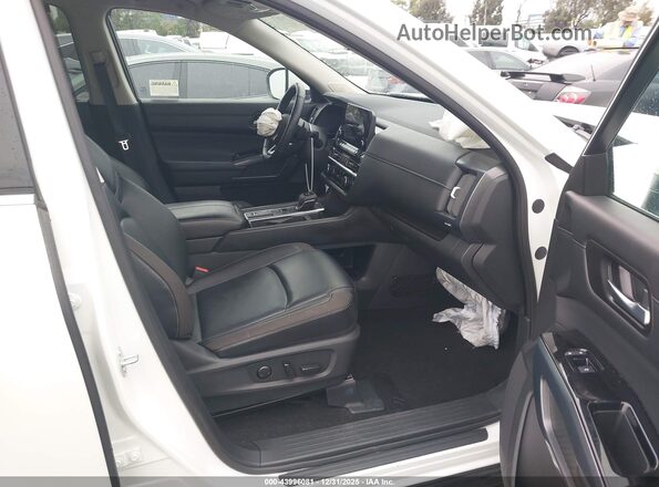 5N1DR3CBXRC242811 2024 NISSAN PATHFINDER White Вид салону спереду