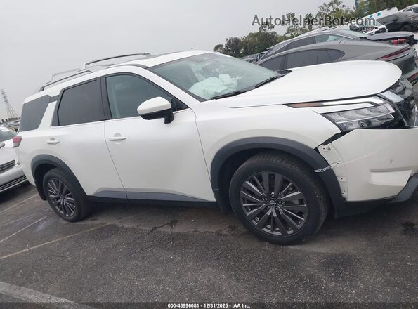 5N1DR3CBXRC242811 2024 NISSAN PATHFINDER White Вид задньої частини салону