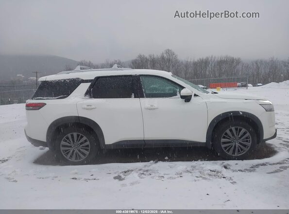 5N1DR3CD3NC236277 2022 NISSAN PATHFINDER White უკანა სალონის ხედი