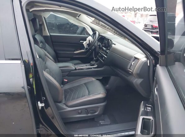 5N1DR3DG0PC258541 2023 NISSAN PATHFINDER Black Front interior view