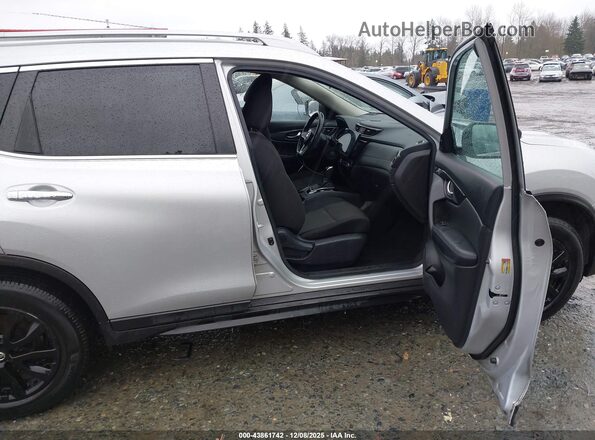 5N1ET2MV3HC798126 2017 NISSAN ROGUE HYBRID Gray Front interior view