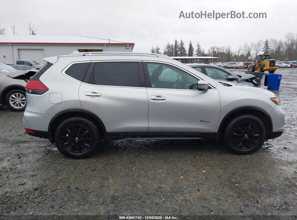 5N1ET2MV3HC798126 2017 NISSAN ROGUE HYBRID Gray Rear interior view